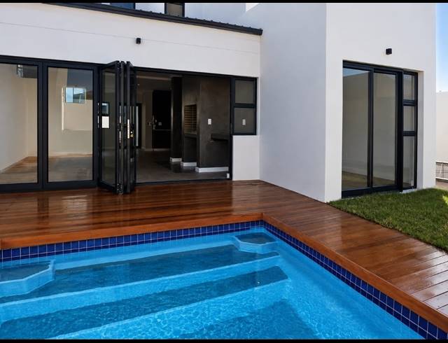 4 BEDROOM FREEHOLD FOR SALE IN SANDOWN